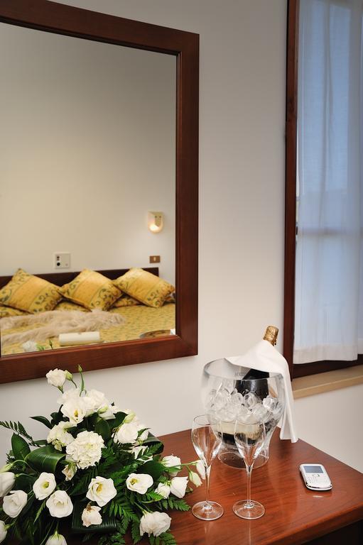 Hotel Bel Sit セニガッリア エクステリア 写真